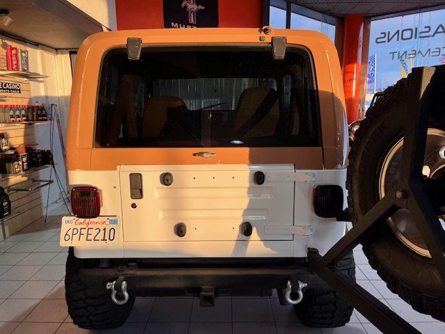 Jeep Wrangler - Photo 17