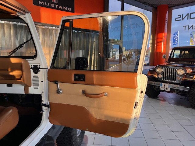 Jeep Wrangler - Photo 6