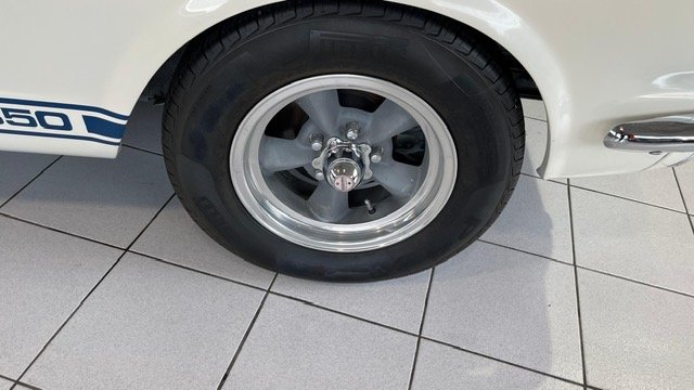 Ford Mustang - Photo 20