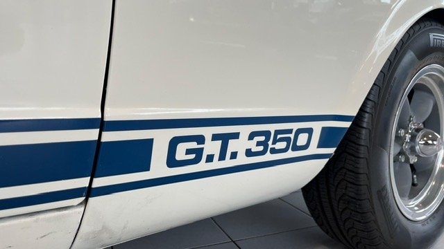 Ford Mustang - Photo 4