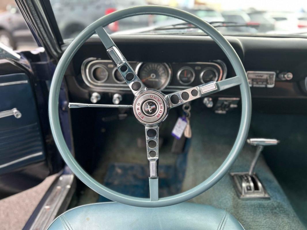 Ford Mustang - Photo 12
