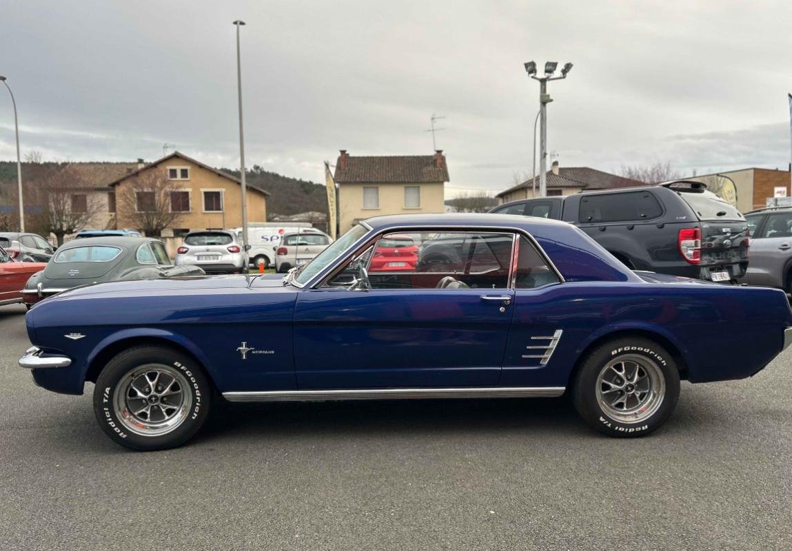 Ford Mustang - Photo 3