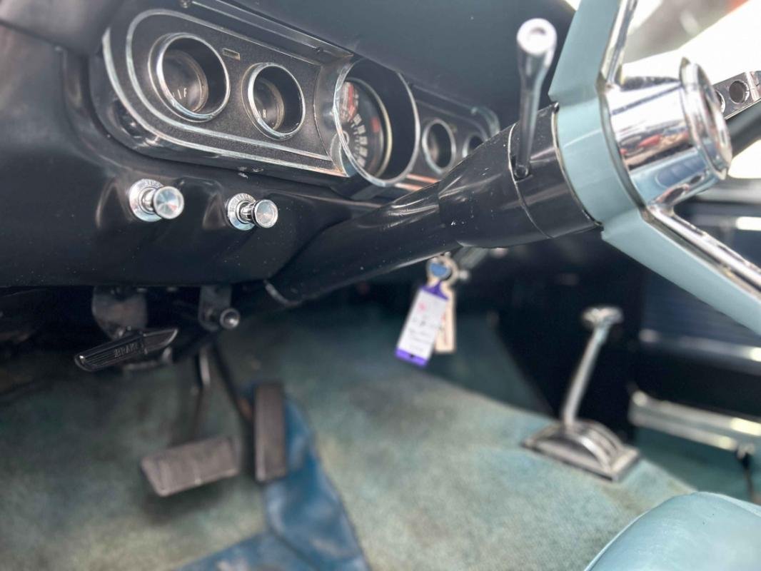 Ford Mustang - Photo 9