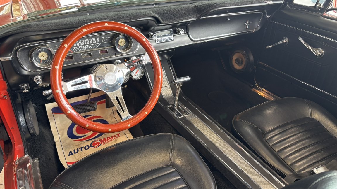 Ford Mustang - Photo 11