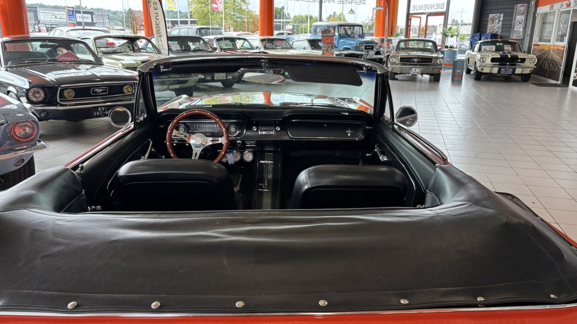 Ford Mustang - Photo 13