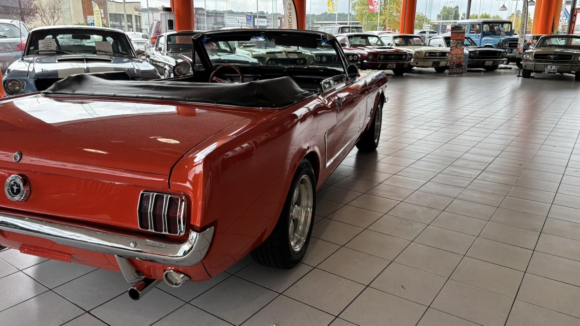 Ford Mustang - Photo 15