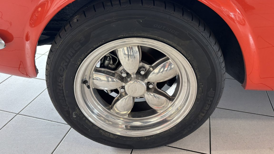 Ford Mustang - Photo 18