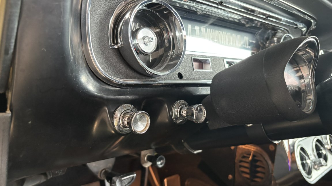 Ford Mustang - Photo 15