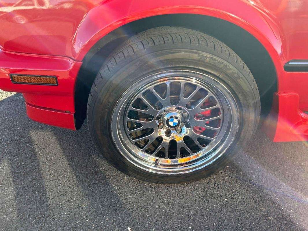 BMW Série 3 - Photo 16