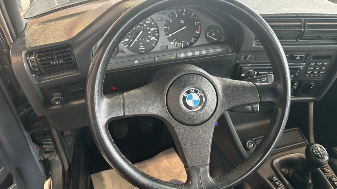 BMW Série 3 - Photo 12