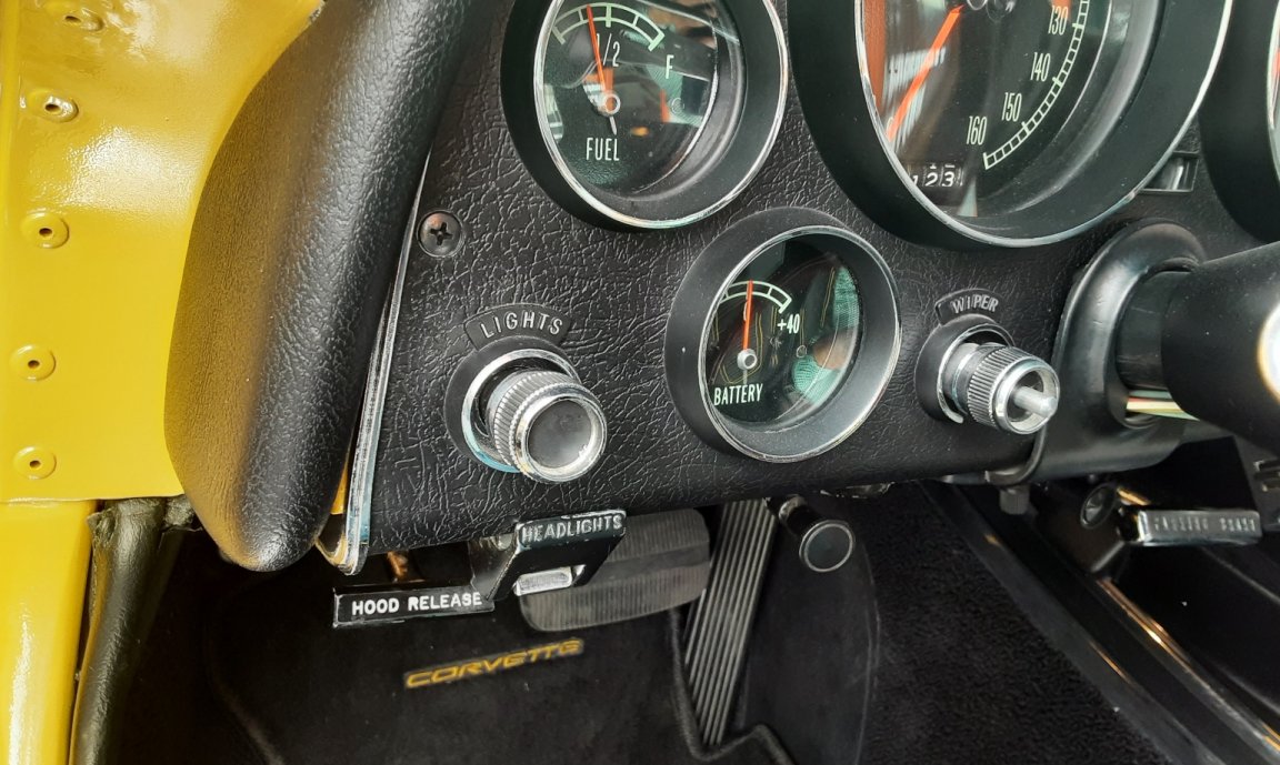 Chevrolet Corvette - Photo 13