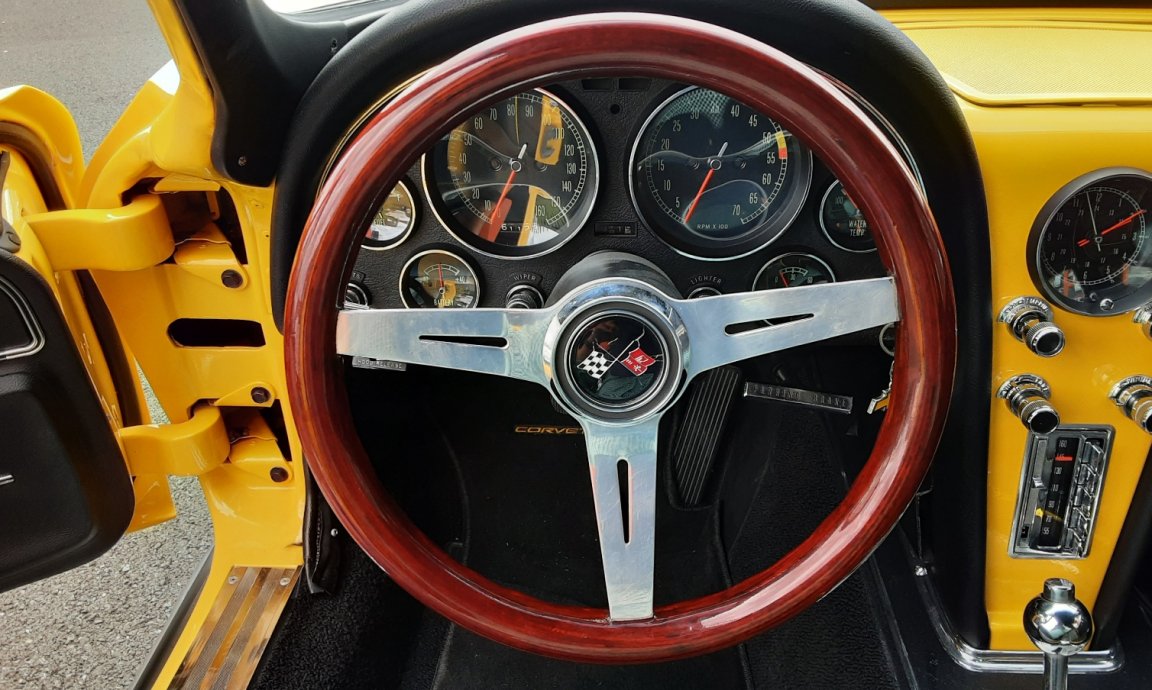 Chevrolet Corvette - Photo 14