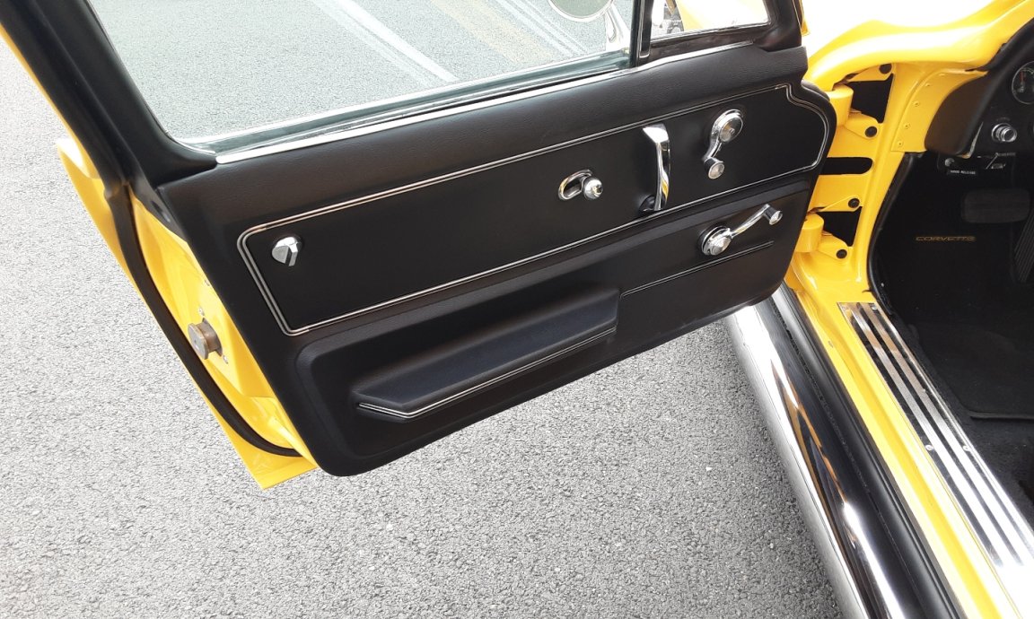 Chevrolet Corvette - Photo 3