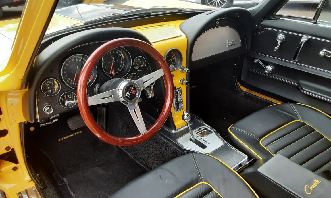 Chevrolet Corvette - Photo 8