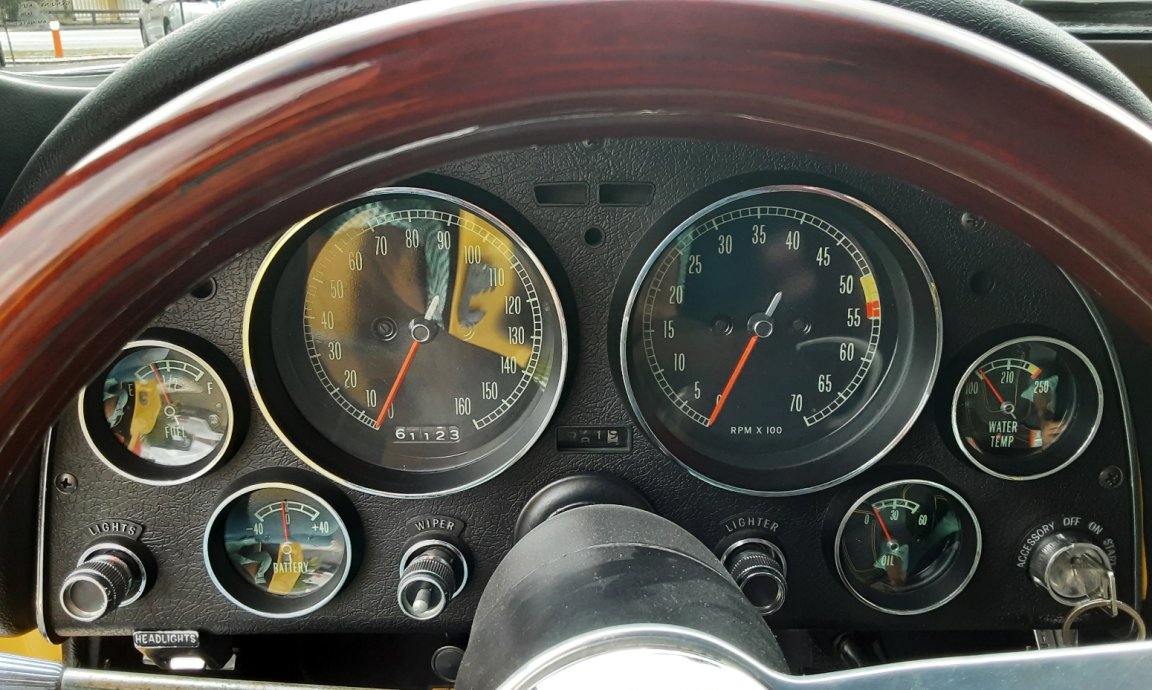 Chevrolet Corvette - Photo 9