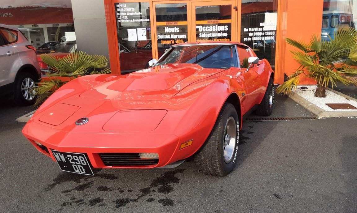 Chevrolet Corvette - Photo 2