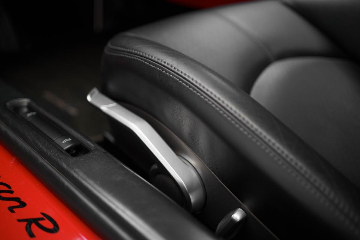 Porsche Cayman - Photo 23