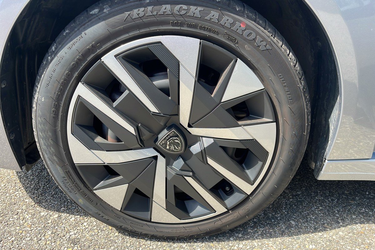 Peugeot 208 - Photo 13