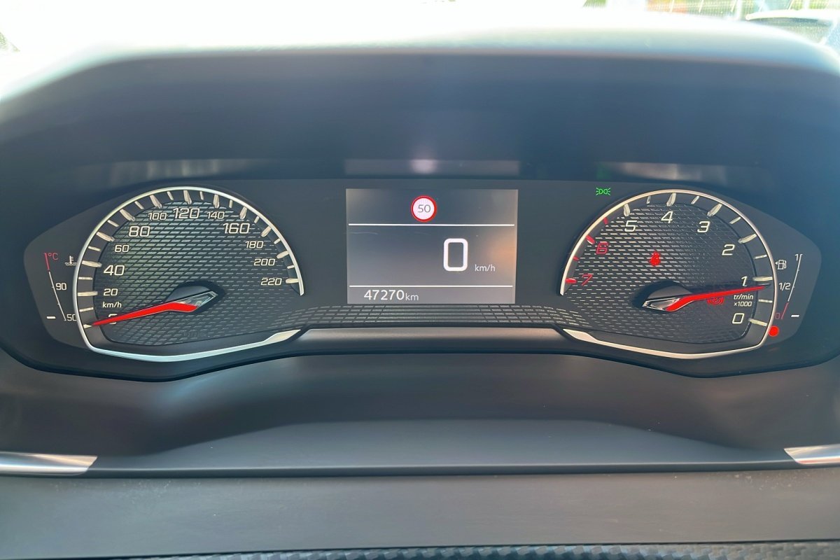 Peugeot 208 - Photo 14