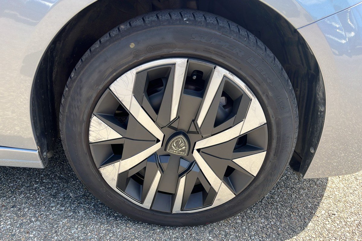Peugeot 208 - Photo 18