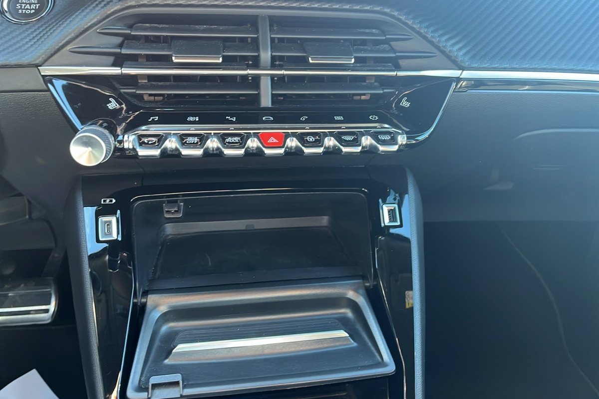 Peugeot 2008 - Photo 24