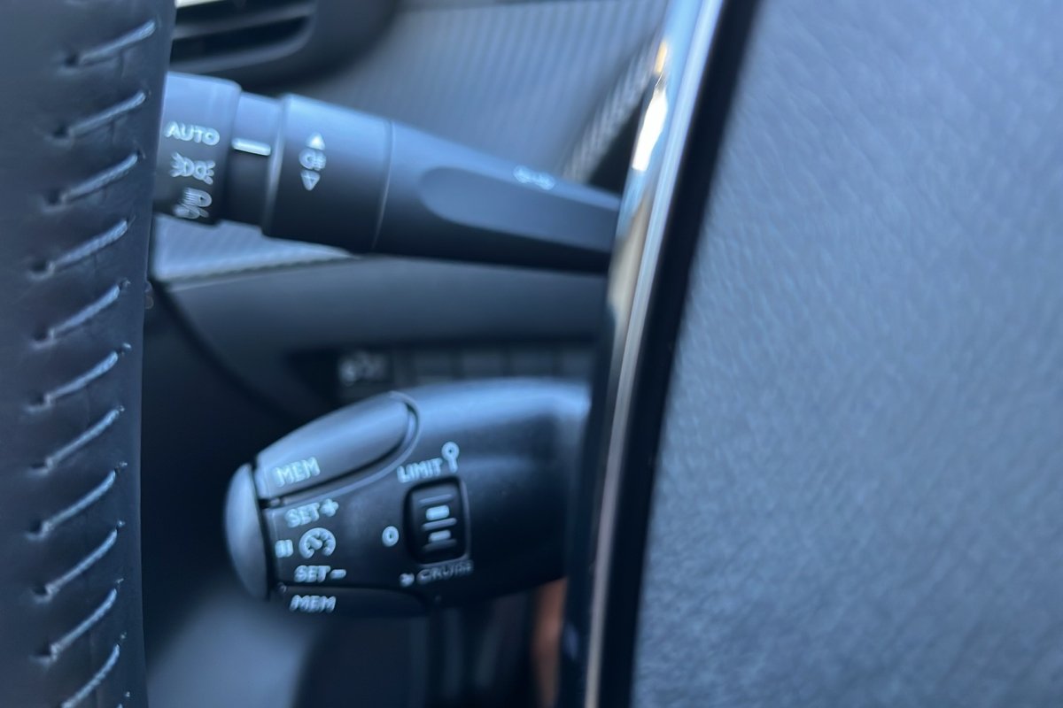 Peugeot E-208 - Photo 25