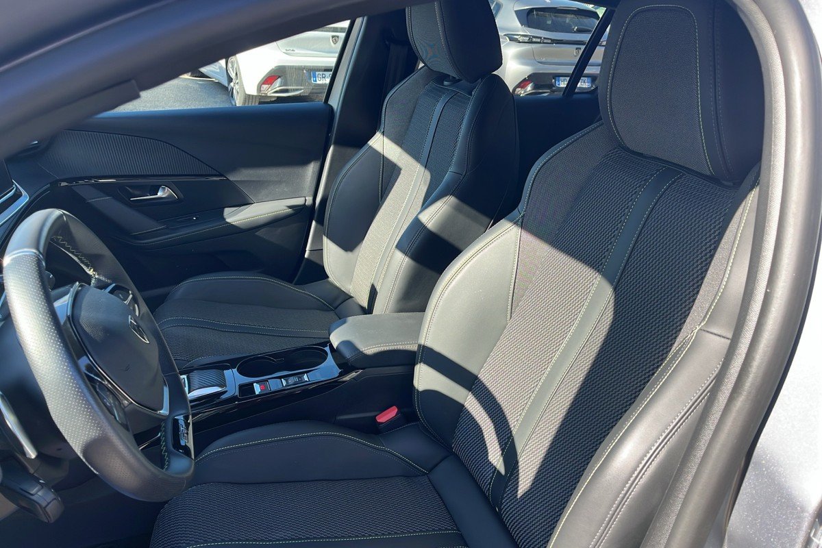 Peugeot 208 - Photo 11