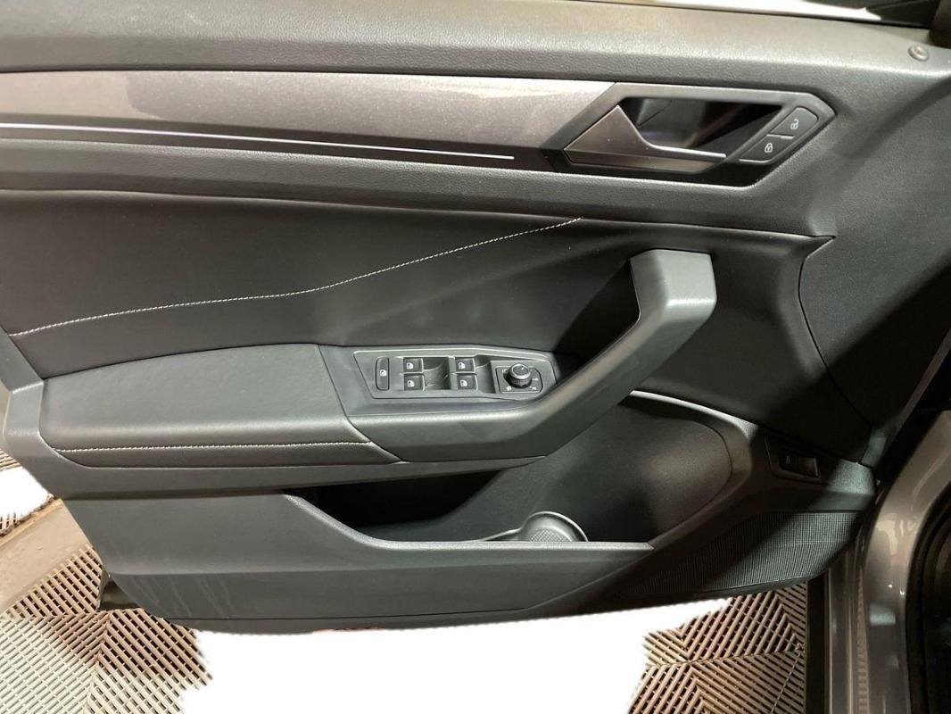 Volkswagen T-Roc - Photo 15
