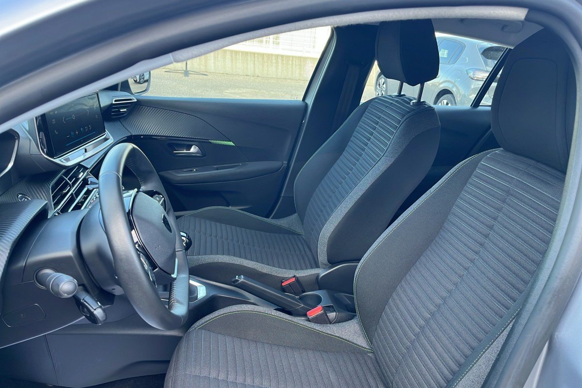 Peugeot 208 - Photo 11