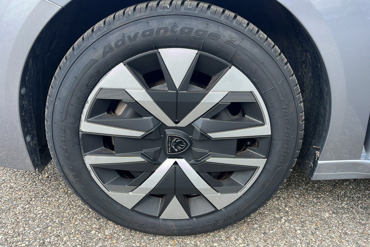 Peugeot 208 - Photo 13