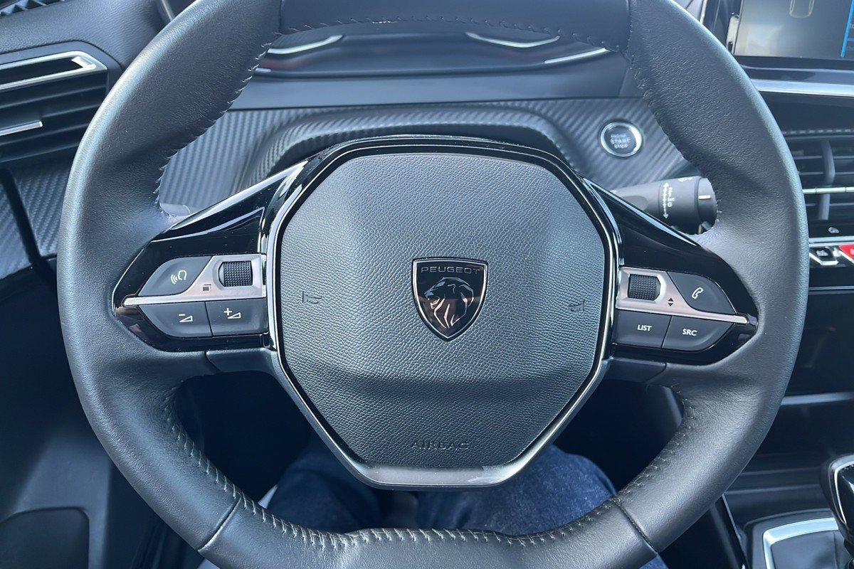 Peugeot 208 - Photo 22