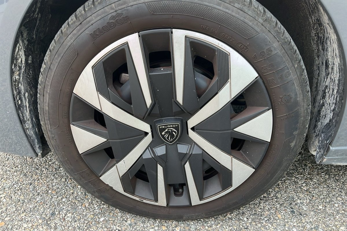 Peugeot 208 - Photo 13