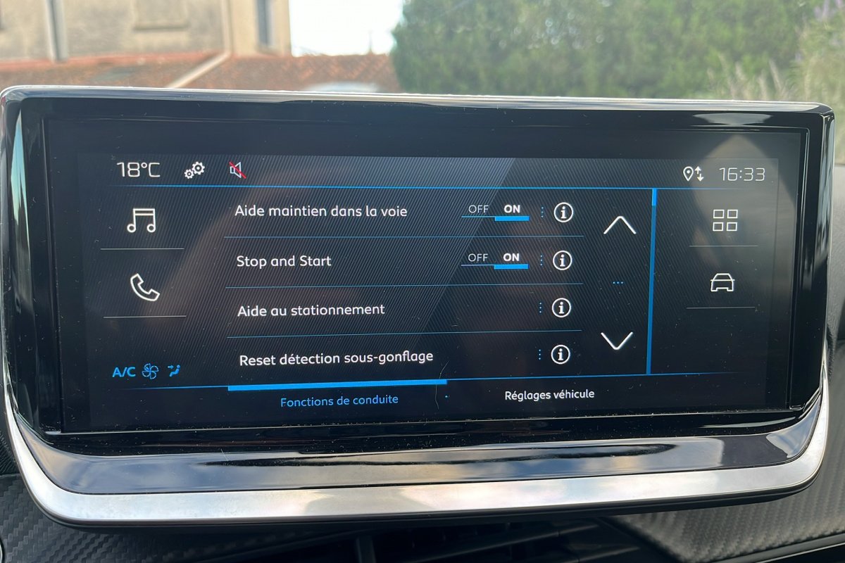 Peugeot 208 - Photo 17