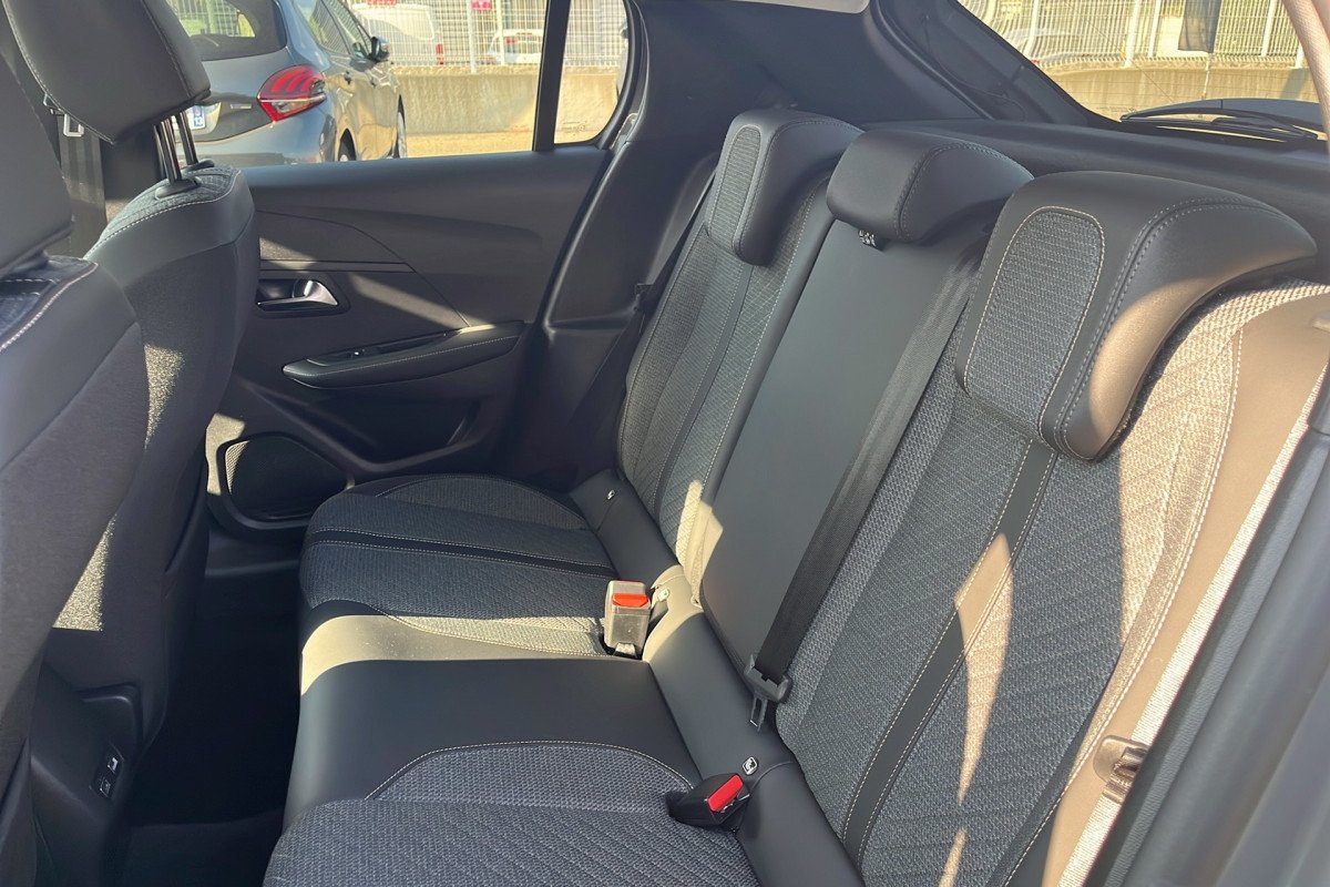 Peugeot 208 - Photo 12