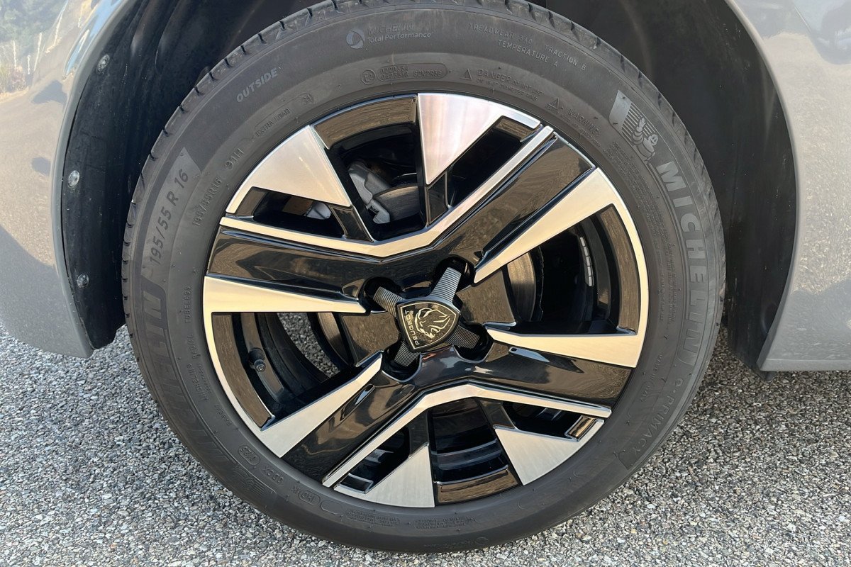 Peugeot 208 - Photo 20