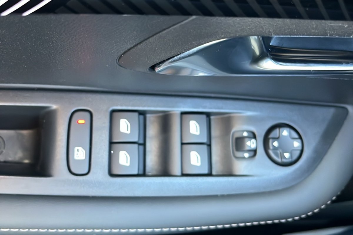 Peugeot 208 - Photo 25