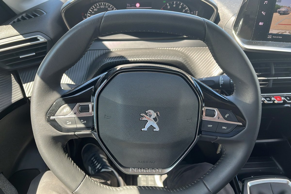 Peugeot 208 - Photo 22