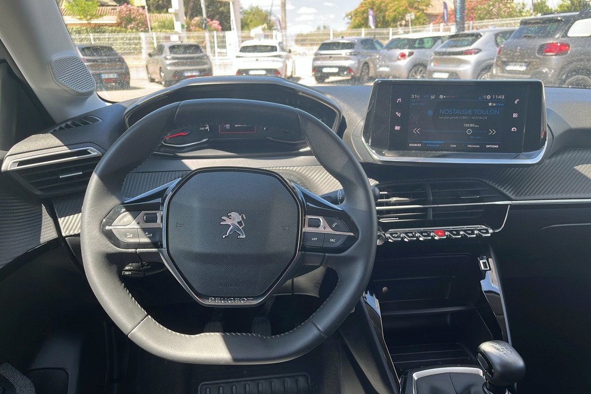 Peugeot 208 - Photo 10