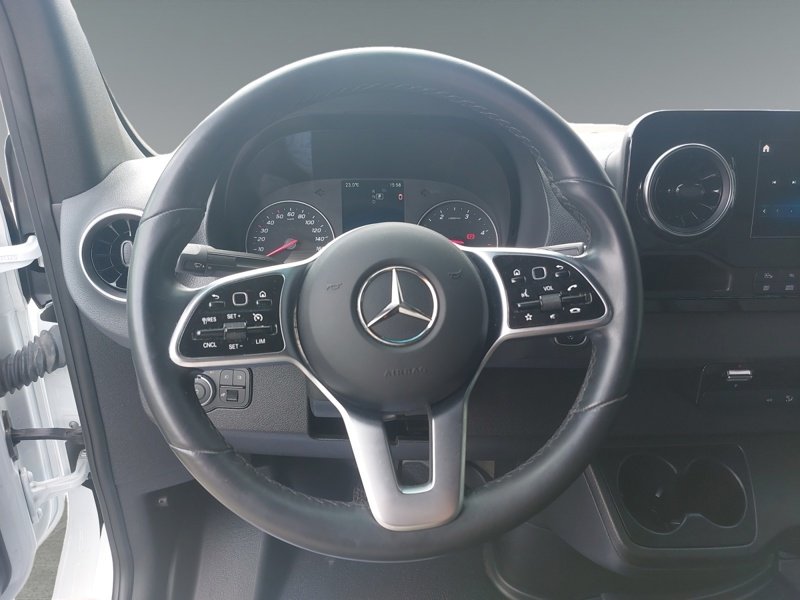 Mercedes Sprinter - Photo 11