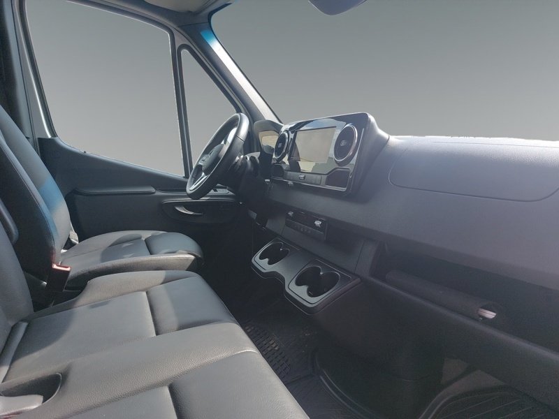 Mercedes Sprinter - Photo 14