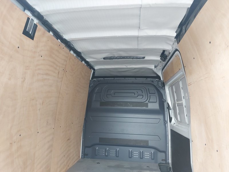 Mercedes Sprinter - Photo 15
