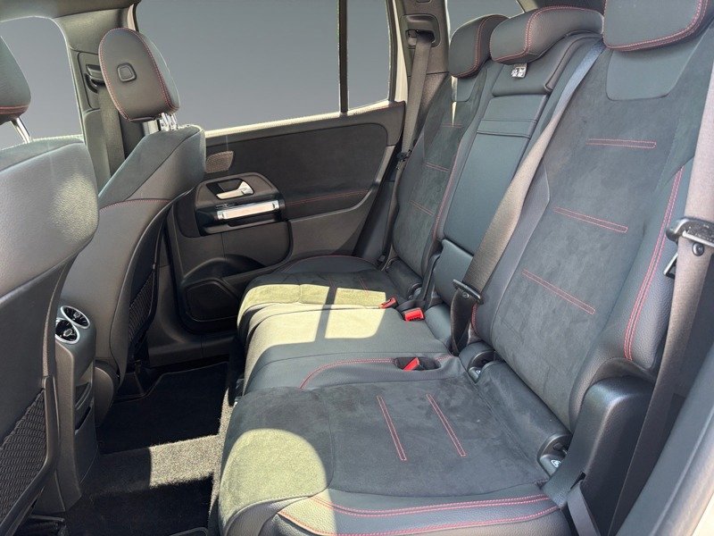 Mercedes GLB - Photo 26