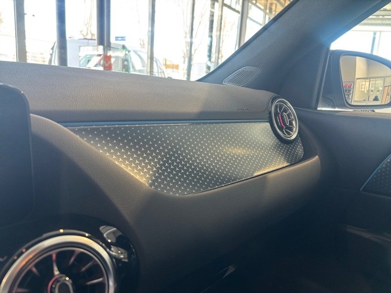 Mercedes EQA - Photo 26