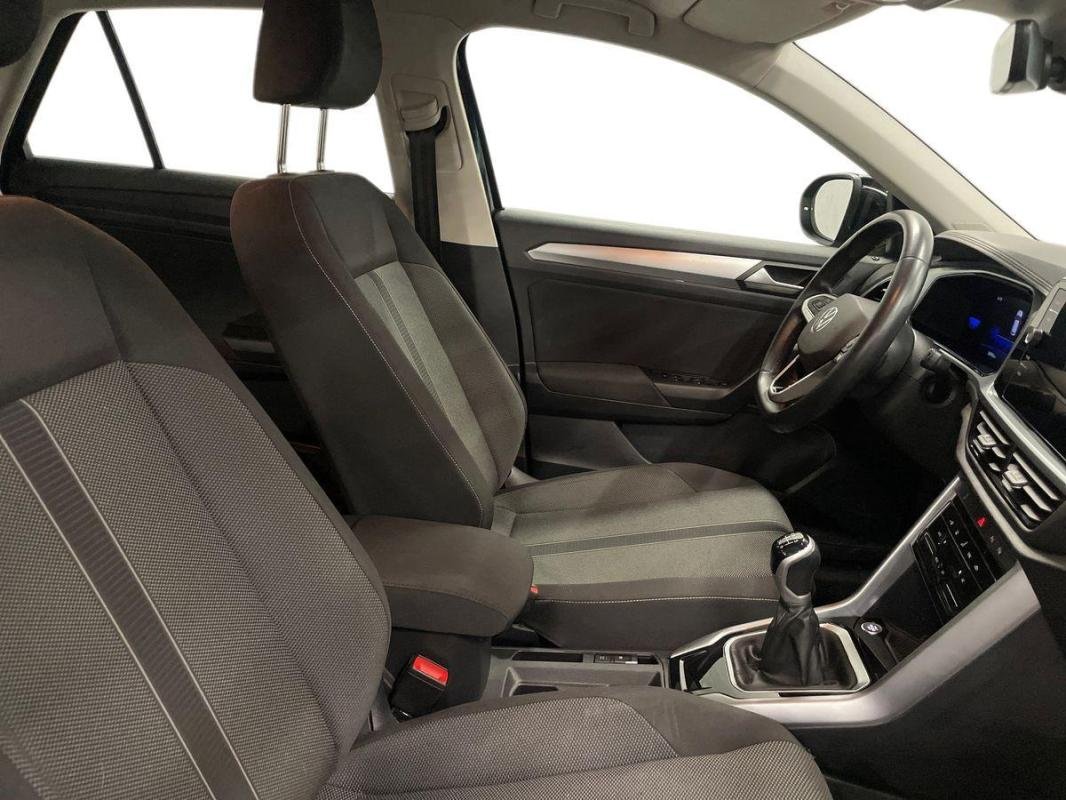 Volkswagen T-Roc - Photo 13