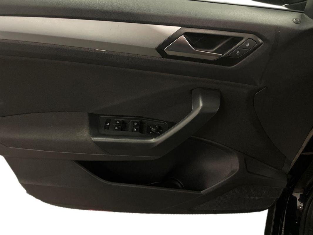 Volkswagen T-Roc - Photo 15