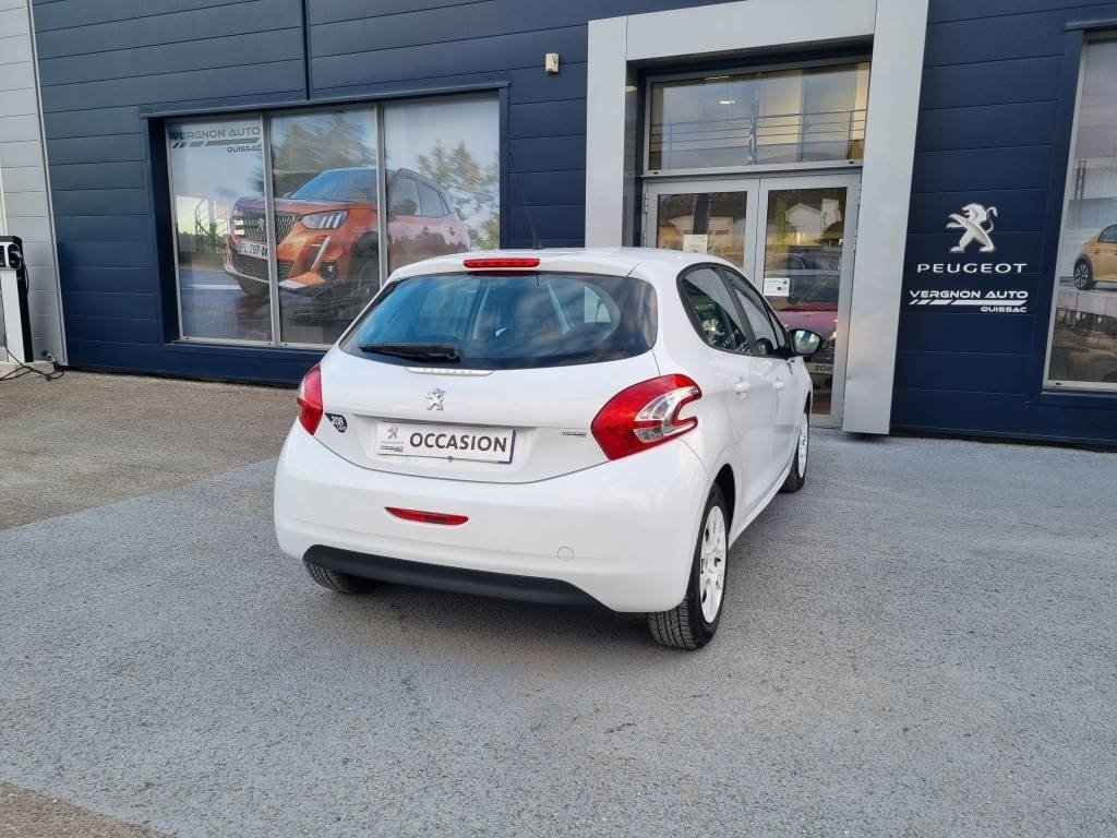 Peugeot 208 - Photo 2