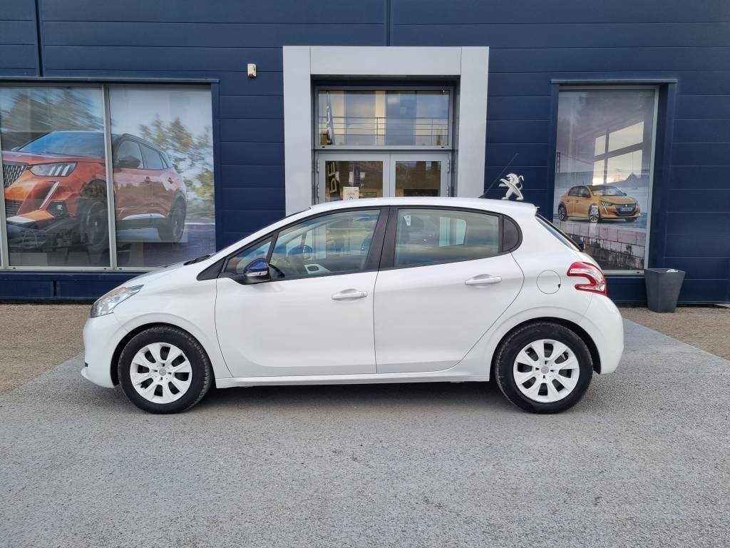 Peugeot 208 - Photo 3