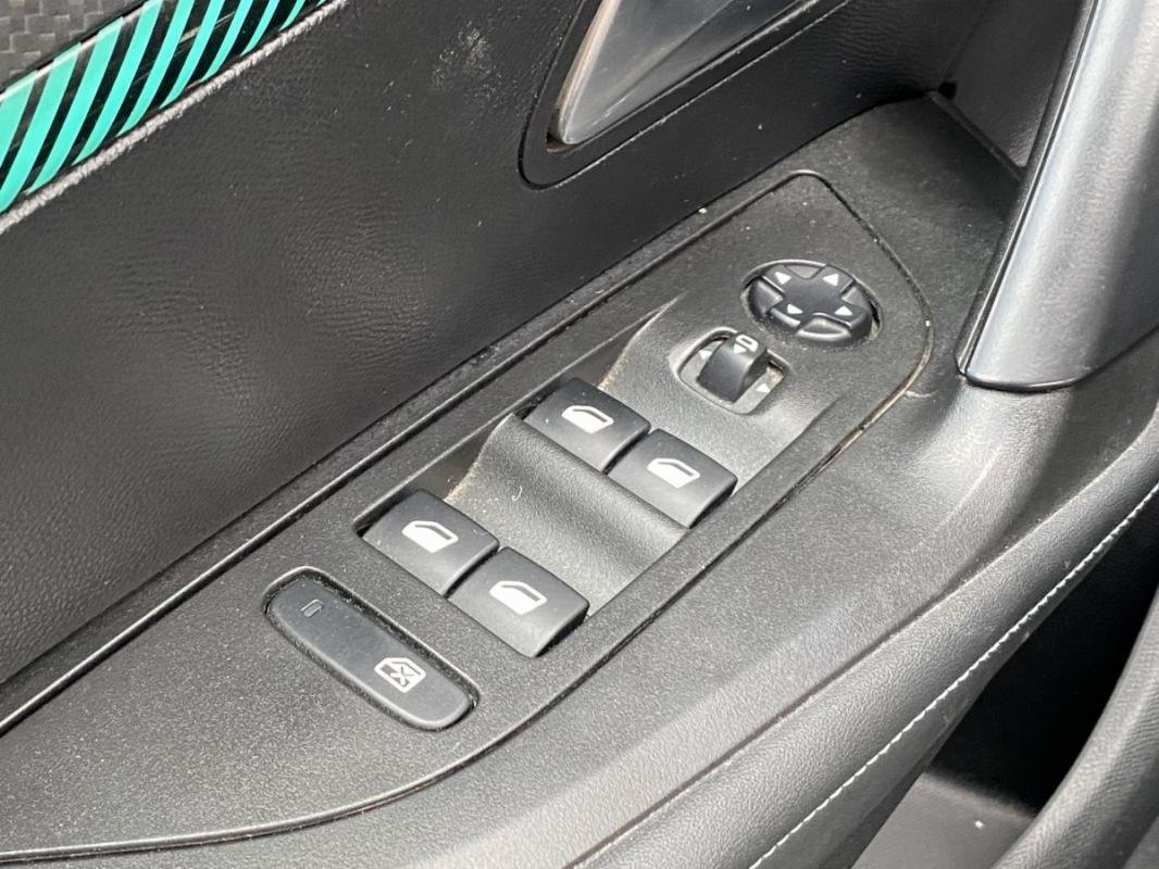 Peugeot 2008 - Photo 9
