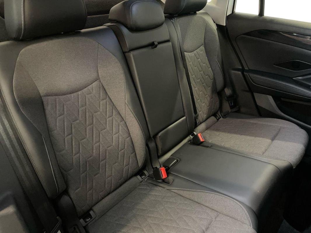 Volkswagen Tiguan - Photo 23