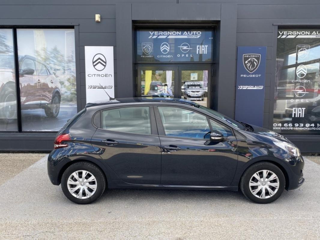 Peugeot 208 - Photo 2